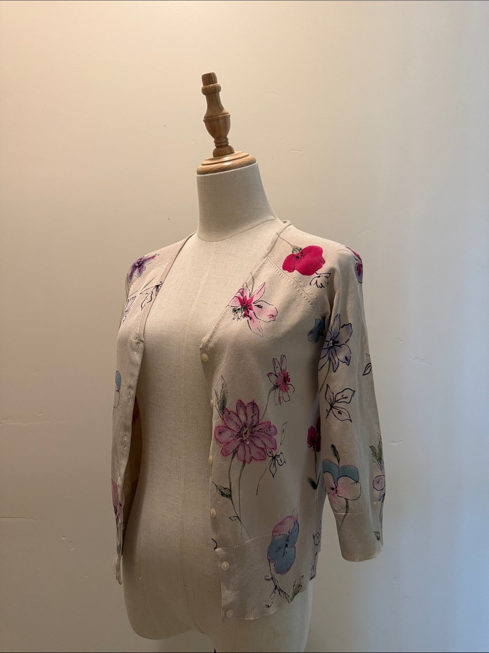 Vintage petite sophisticate silk floral cardigan